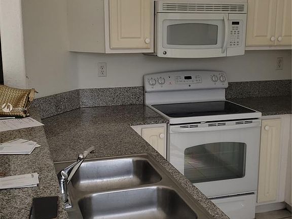 4th image of 8671 NW 112th Ct Unit 8671