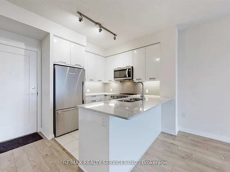 35 Watergarden Dr #1812 — Photo 4