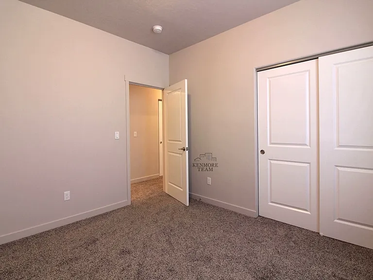 528 S Quillan Ct — Photo 7