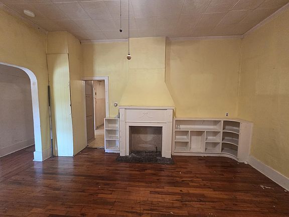 3rd image of 537 W Calhoun Street