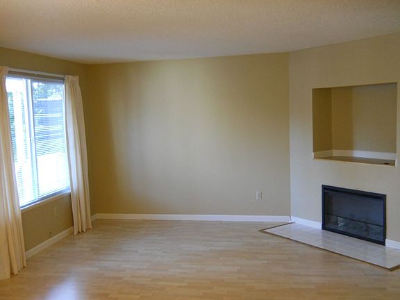 4th image of 7011-29 N Oswego Ave #7021