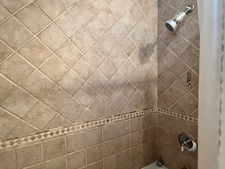 14525 Greenworth Dr — Photo 12