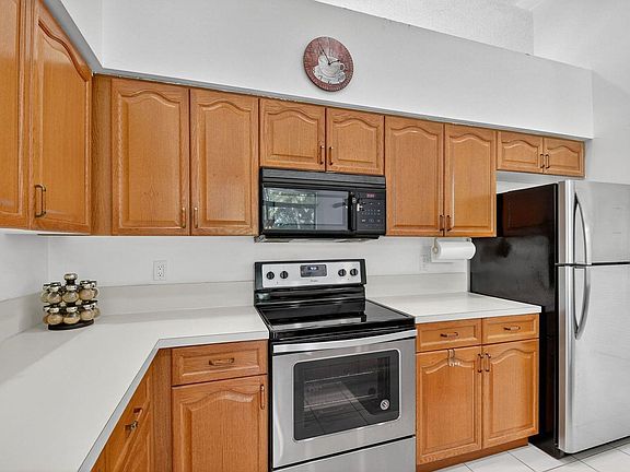2nd image of 4553 Barclay Fair Way
