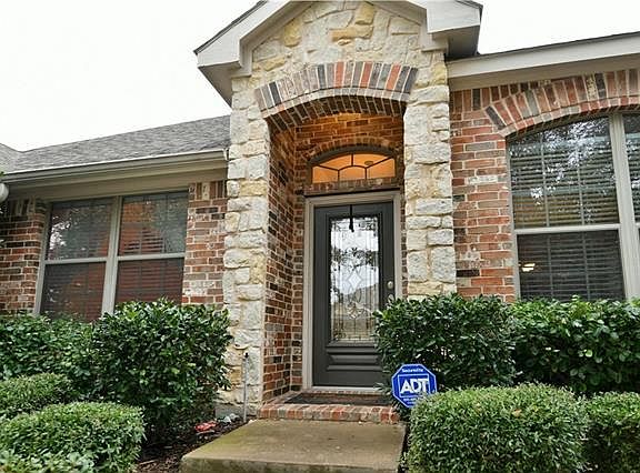 3rd image of 4808 Newbridge Dr