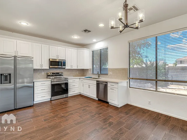 250 N Nash Way — Photo 1