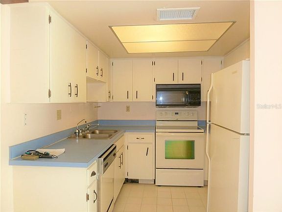 5th image of 1608 Whitebridge Dr APT A