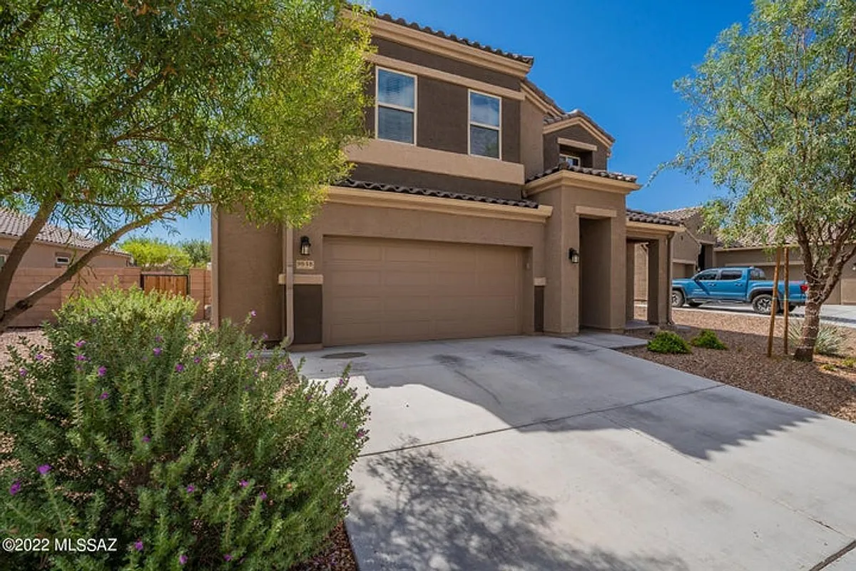 Building Photo - 9848 N Howling Wolf Rd