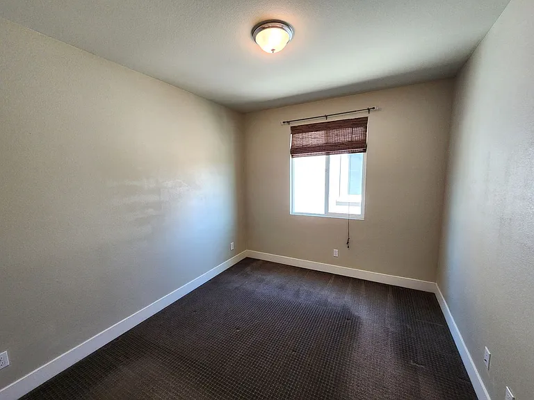 4549 Maple Crest St — Photo 16