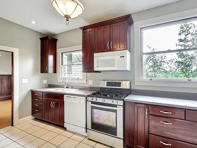 555 El Dorado Ave — Photo 10