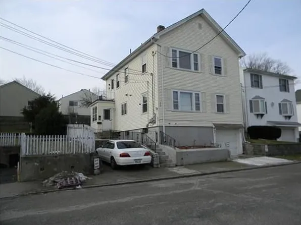 216 Sunbury St, Providence, RI 02908