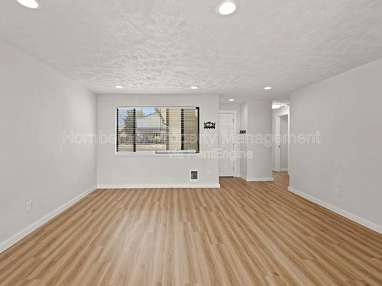 1609 E 1st Ave — Photo 7