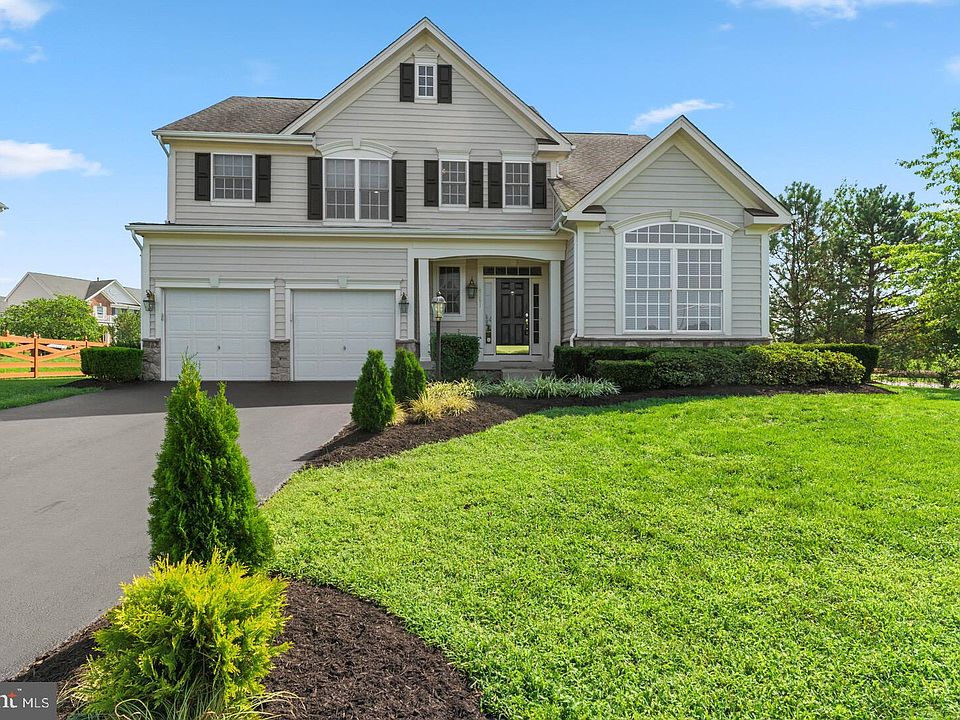 1st image of 9291 Rainbow Falls Dr