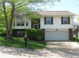 5863 Parkmont Dr, Imperial, MO 63052