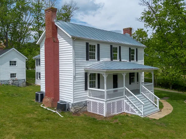 2104 Blue Grass Trl, Lexington, VA 24450