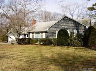 1181 Locust Ave, Bohemia, NY 11716