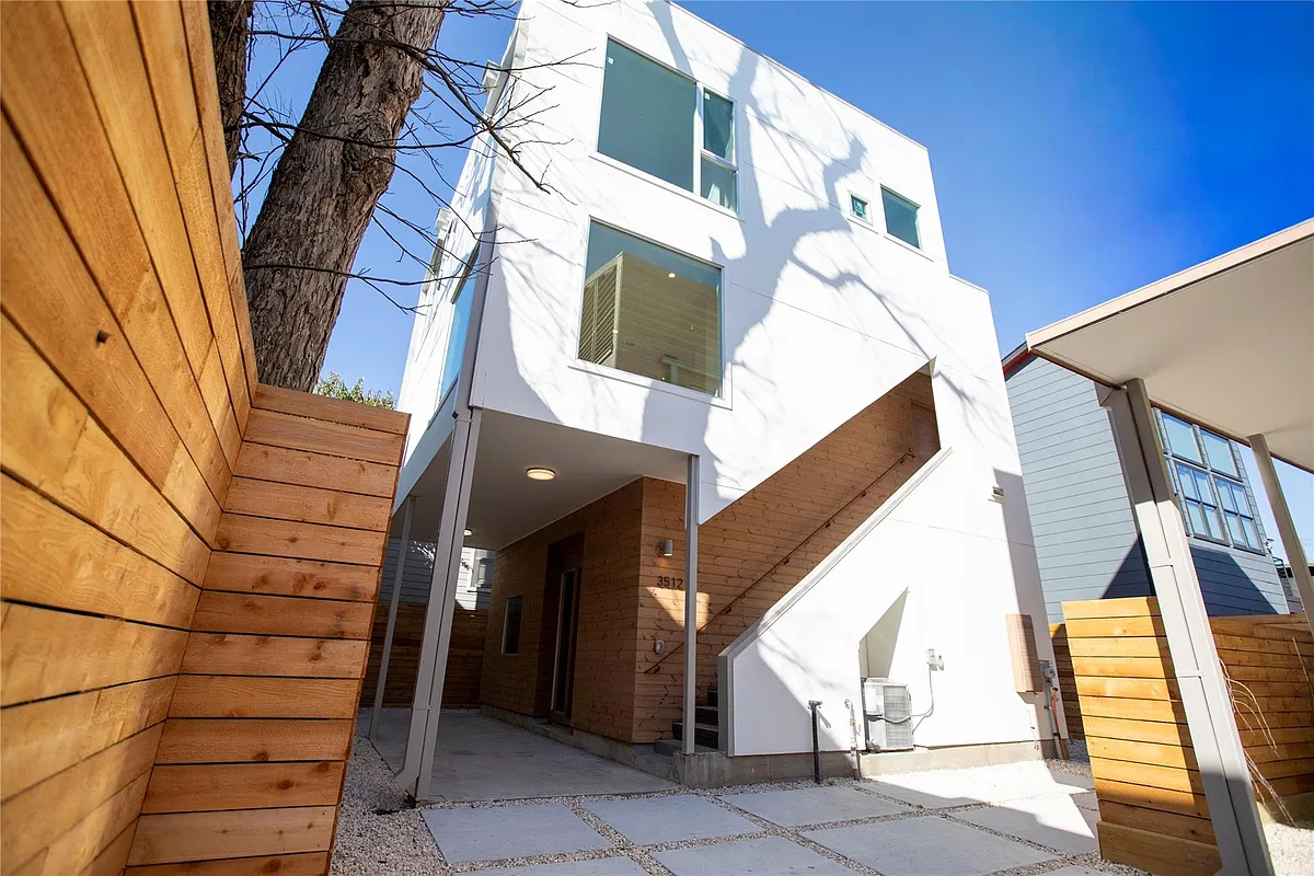 Building Photo - 3512 Mount Vernon St