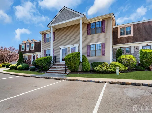 53 Heritage Ln, Fords, NJ 08863