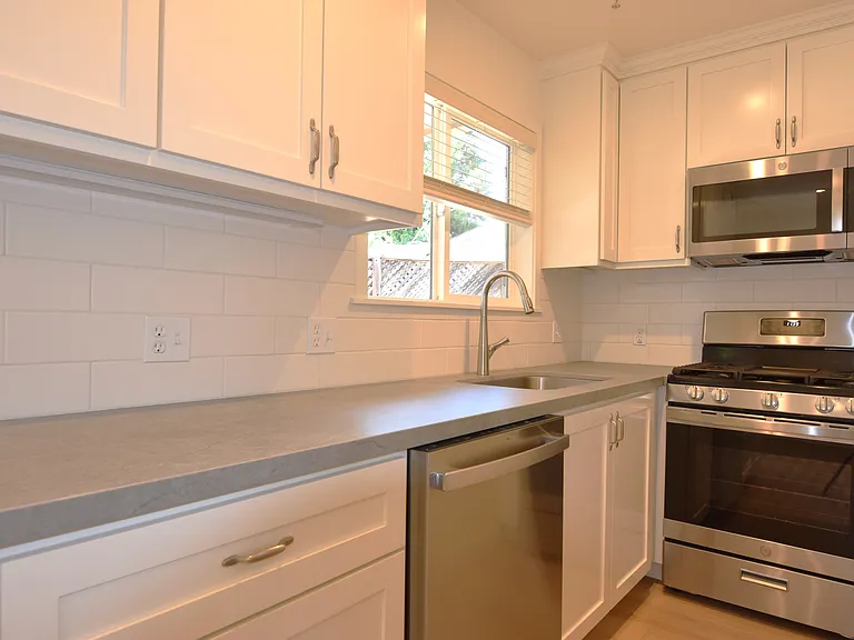 56 Mountain Ave — Photo 6