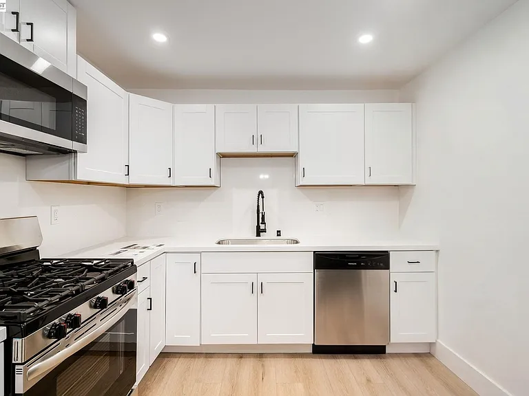 6628 Helen Ct #A — Photo 8
