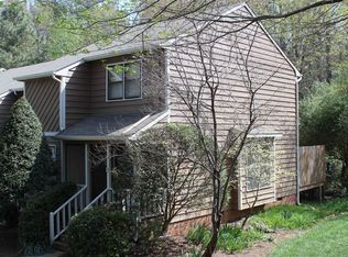 102 Abbots Glen Ct, Cary, NC 27511