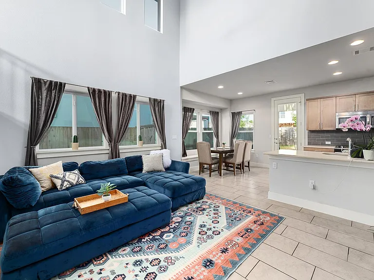 5412 Daimler Dr — Photo 4