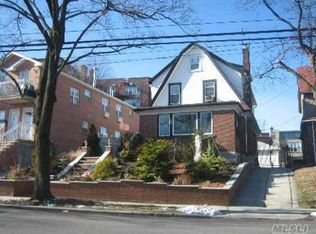 3416 Murray Ln, Flushing, NY 11354