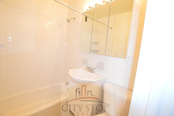 Rented by City Stop Realty | media 12