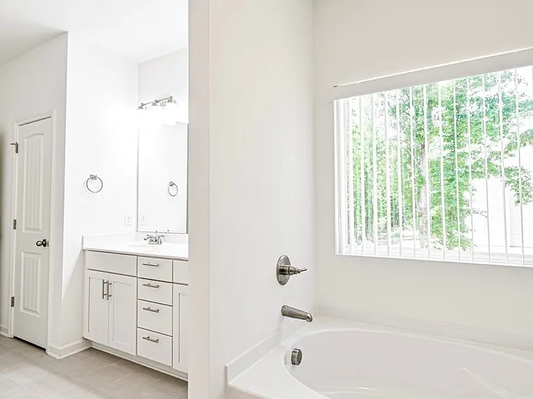 58 Laurel Cove Dr — Photo 12