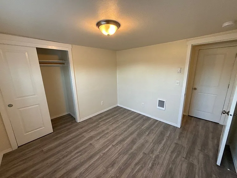 3355 Portland Rd NE #1 — Photo 18