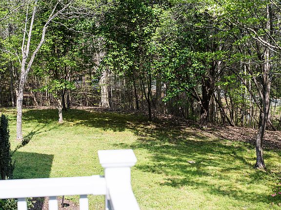 4th image of 205 Princess Ln