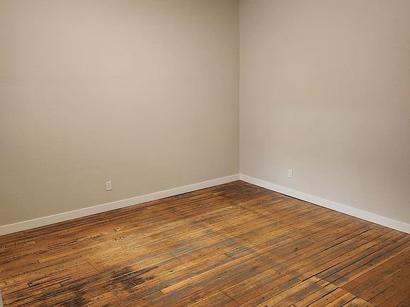 3rd image of 109 Grand Ave E #111