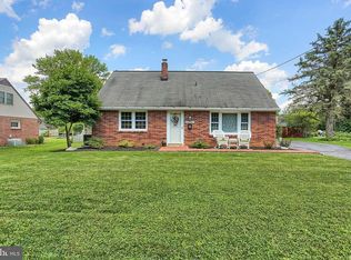 6381 Sundra Dr, East Petersburg, PA 17520