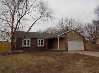 2011 N Wood Ct, Wichita, KS 67212