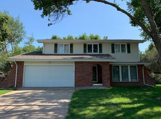 6208 Briar Rosa Dr, Lincoln, NE 68516