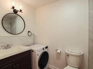 6121 N Sheridan Rd APT 2D, Chicago, IL 60660