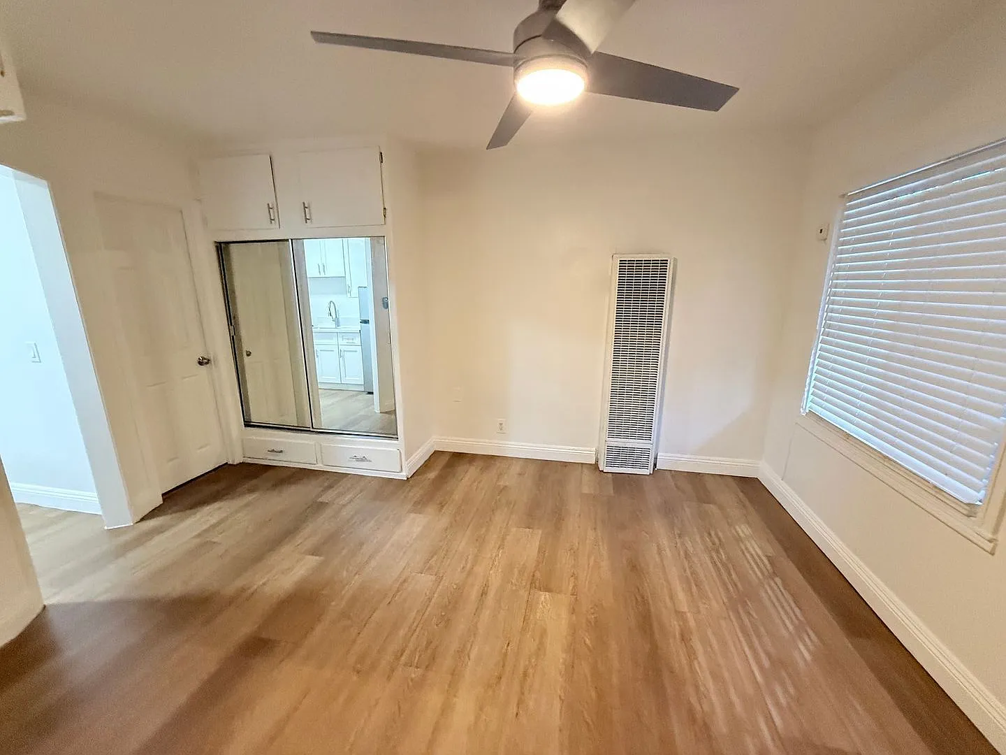 Studio, 1.0 bath, $1,375 — Photo 4