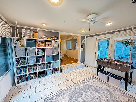 3rd image of 4 Hickory Ct