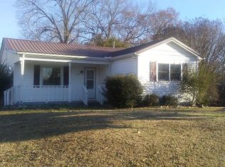 212 69th S, Camden, TN 38320