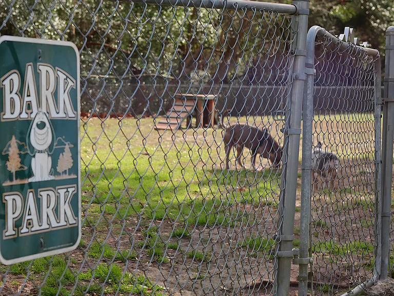 Creekwood Club — Photo 9