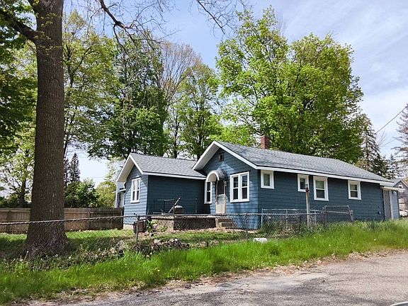 3rd image of 1737 Willoughby Rd