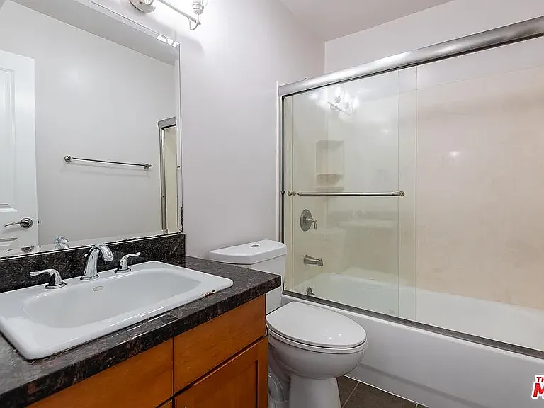 2 bed, 906 sqft, $1,200 — Photo 4
