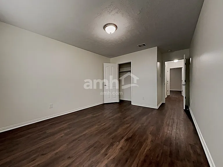 2213 Oak Circle Dr N — Photo 20