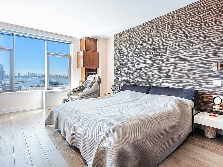 2-17 51st Ave #1105 — Photo 7