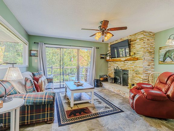3rd image of 1081 Cove Rd APT 821