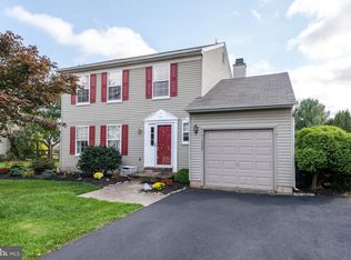 1222 Colonial Dr, Quakertown, PA 18951