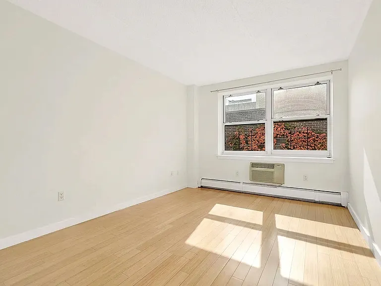 3044 3rd Ave #3B — Photo 7
