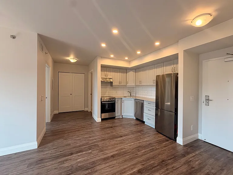 5698 Main St #405 — Photo 9