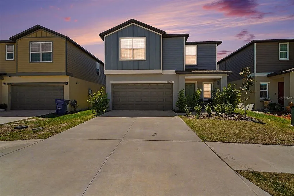 5 bed, 2.5 bath, 2217 sqft, $2,850 — Photo 2