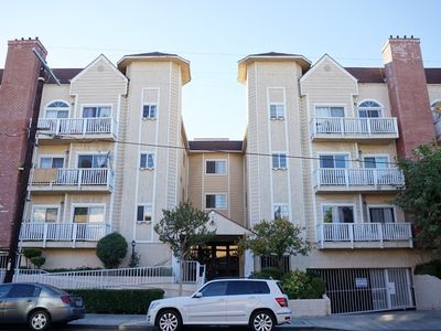 5135 Zelzah Ave APT 205, Encino, CA, 91316