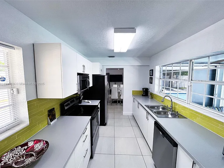 4420 NW 30th Ct — Photo 22
